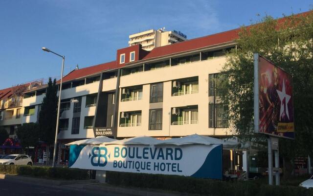 Boulevard Boutique Hotel вид на фасад