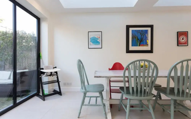 4 Bedroom Family House Near Shepherd's Bush