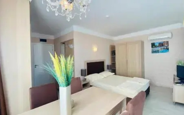 Bratanov Studio in Complex Harmony Suites 8