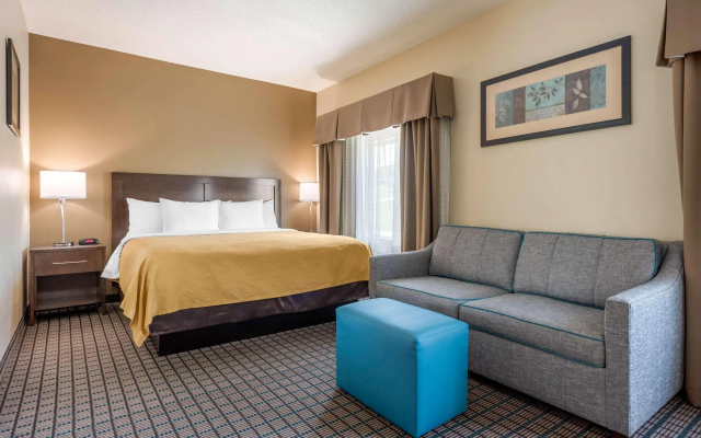 Comfort Inn & Suites Cincinnati Uptown Clifton