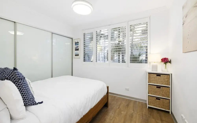 Bright 2-bed Apartment Near Narrabeen Beach