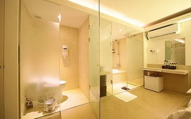 Lusso Hotel