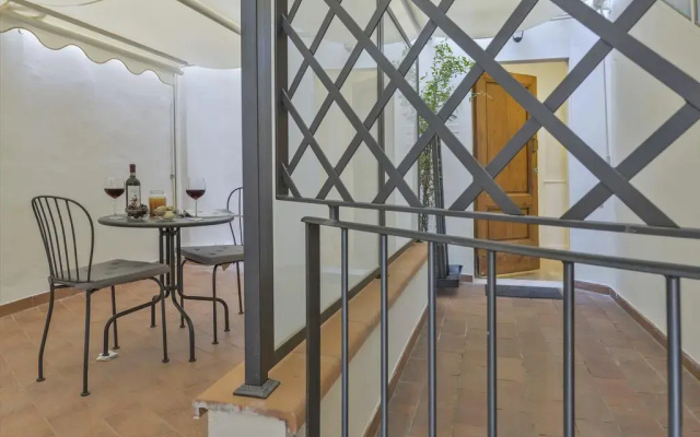 Rosselli Halldis Apartments