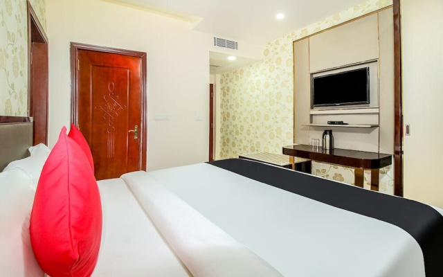 Hotel Naveen Continental @ 2Minutes Walk From Zero Road Bus Stand