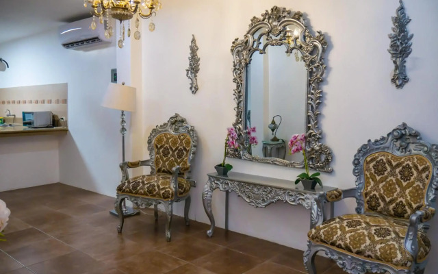 The Royalty Inn ApartmentHotel #1