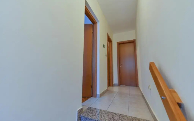 Lumbre Apartment