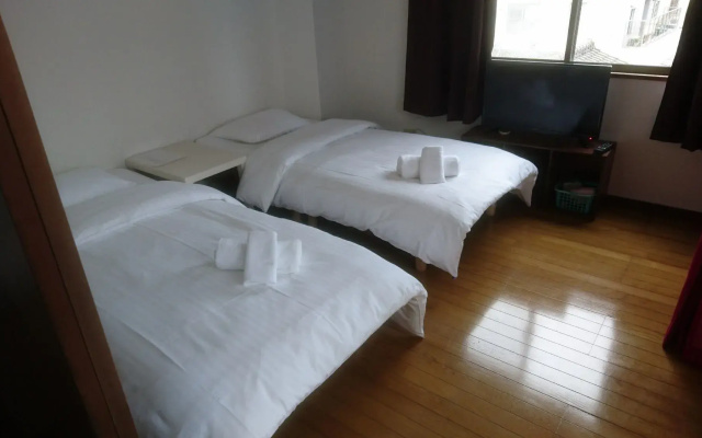 Pine Tree Hotel