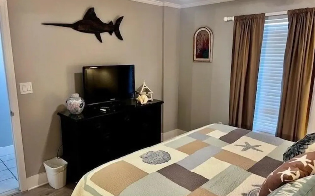 Pelican Beach 0807 1 Bedroom Condo by Pelican Beach Management