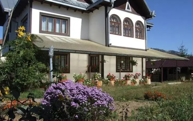 Casa cu Dor