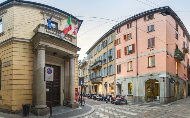 Отель The Place - Spiga Италия, Милан - отзывы, цены и фото номеров - забронировать отель The Place - Spiga онлайн вид на фасад