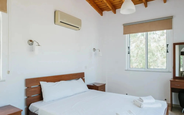 Cleopatra Villa