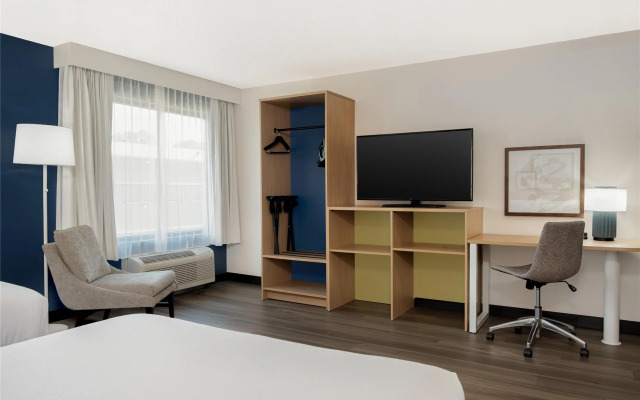 Spark by Hilton Wilmington