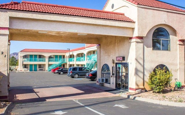 Travelodge by Wyndham Kingman in Kingman, United States of America from 67$, photos, reviews - zenhotels.com hotel front