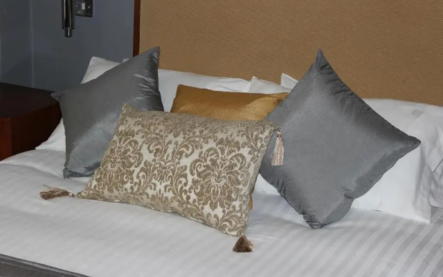 Ambassador Court Hotel