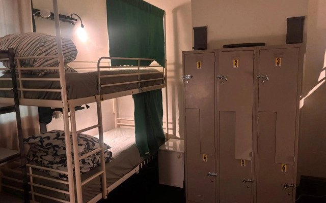 The Shiralee - Hostel