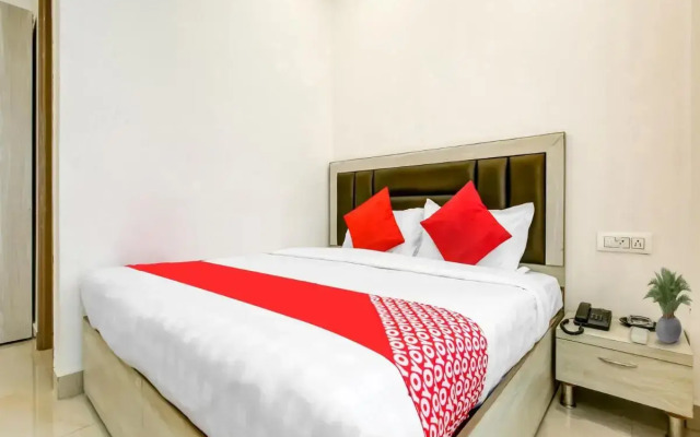 OYO Flagship 70397 Hotel Royal Kingz