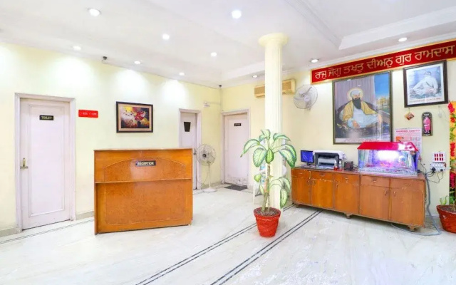 OYO 24073 Hotel Hari Darshan