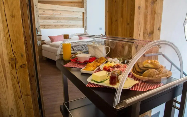 Aurina Lodges