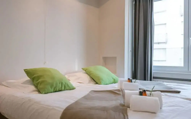 Beautiful Seaview Apartment With Private Garage
