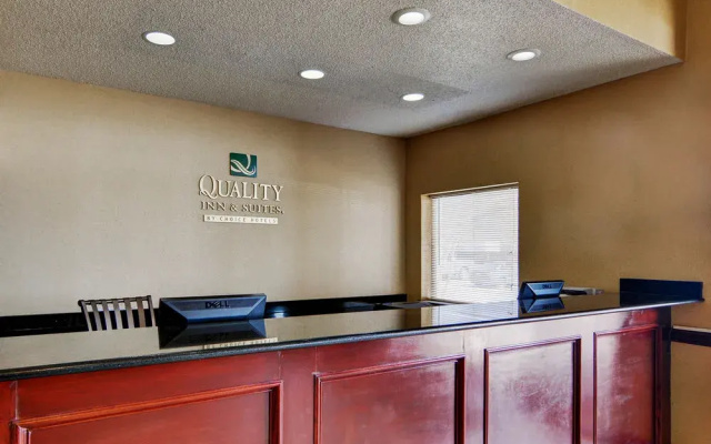 Quality Inn And Suites Wichita