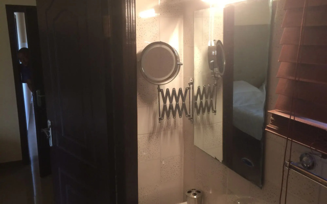 Fort Ross Hotel