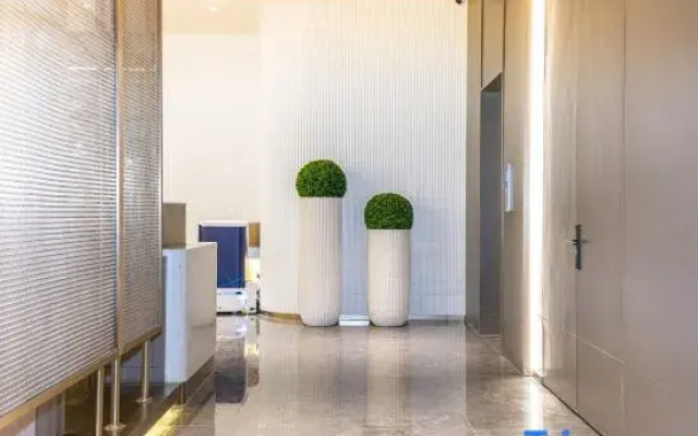 Starway Hotel (Xi'an Administrative Center, Traditional Chinese Medicine Hospital Subway Station)