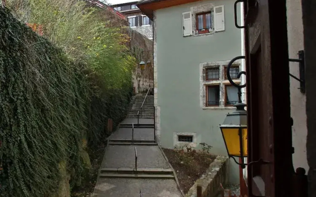 Large Studio in Annecy old town
