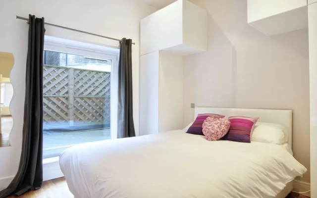 Bayswater 2 Bed Apartment with Terrace
