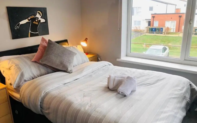 Lovely 4BD House in Newcastle on Tyne