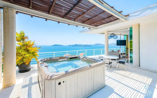 Opulent Casa Utopia with 290 degrees Jaw-Dropping Ocean Views