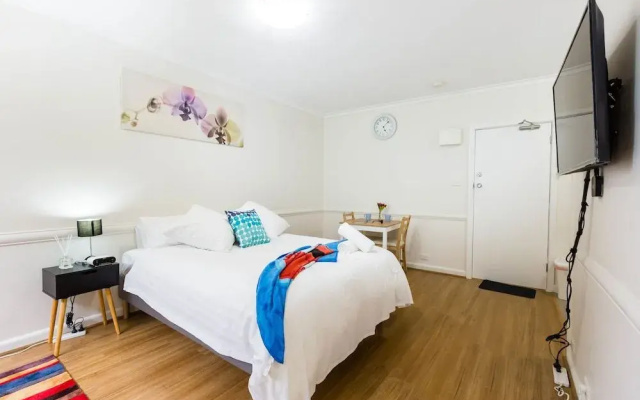 GENIE, 1BDR East Melbourne Studio