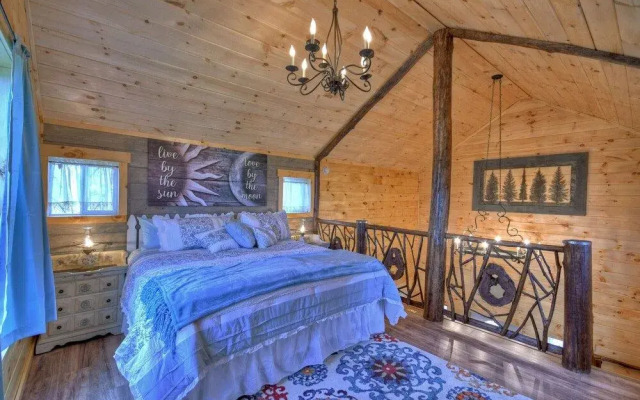 Treehouse Ellijay Star5vacations