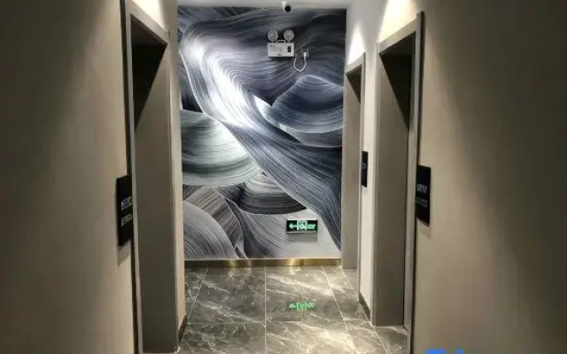 Qujing Blue Sea Light Luxury Hotel