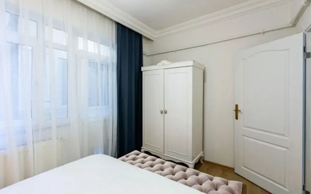 Missafir Impressive Flat in the Heart of Cihangir