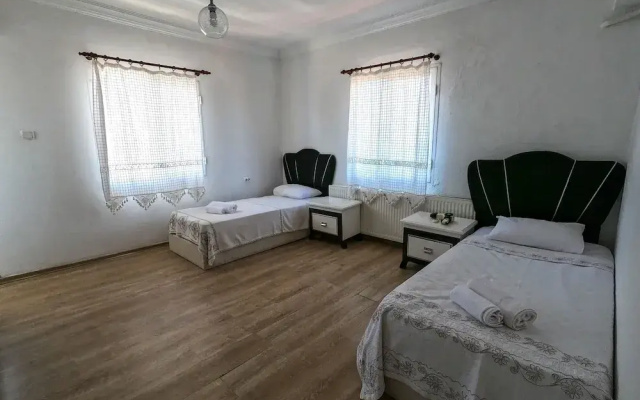 Zeren Alaçatı Butik Otel