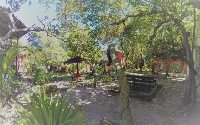 Imbassaí Eco Hostel Lujimba
