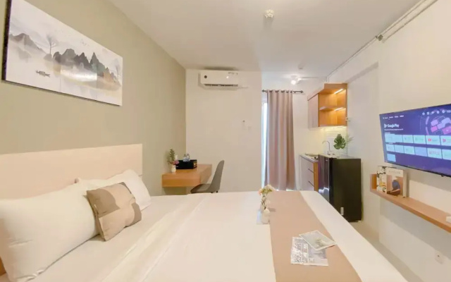 New And Modern Look Studio Room At Apartment Bassura City