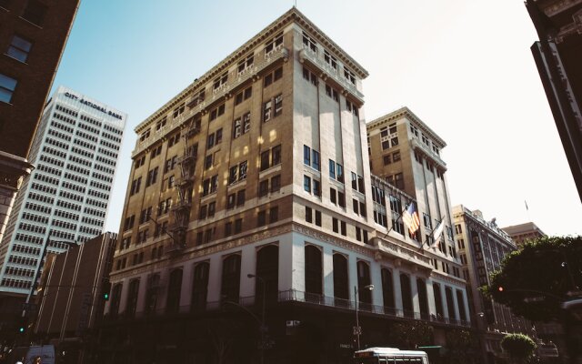 Отель The Los Angeles Athletic Club вид на фасад