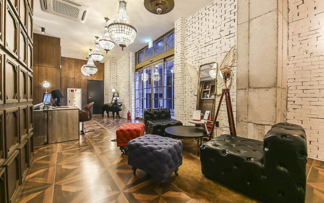 Lerocherrouge Hotel