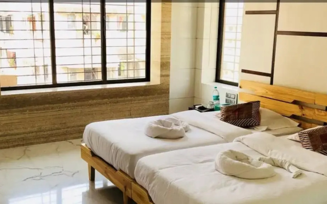 Luxury Stay Close To Worli Sea Face