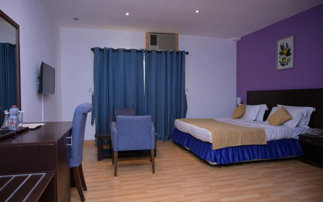 Manhattan Avenue Hotel