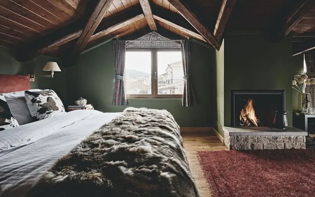 Nostos Suites by White Hills