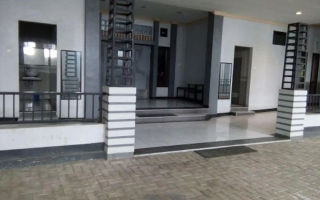 Halona Guest House
