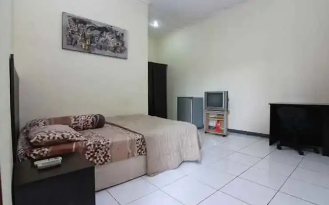Kemang Place near Lippo Mall Kemang Mitra RedDoorz