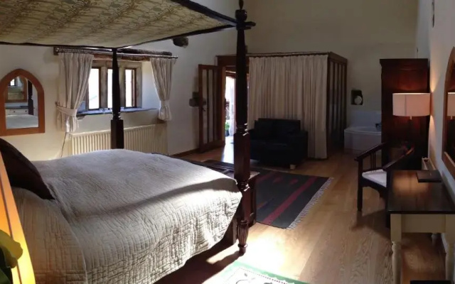 Love Cottage