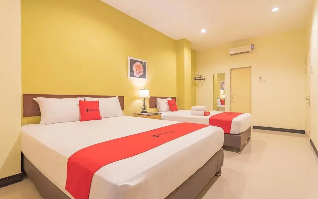 RedDoorz @ H. Agus Salim Street