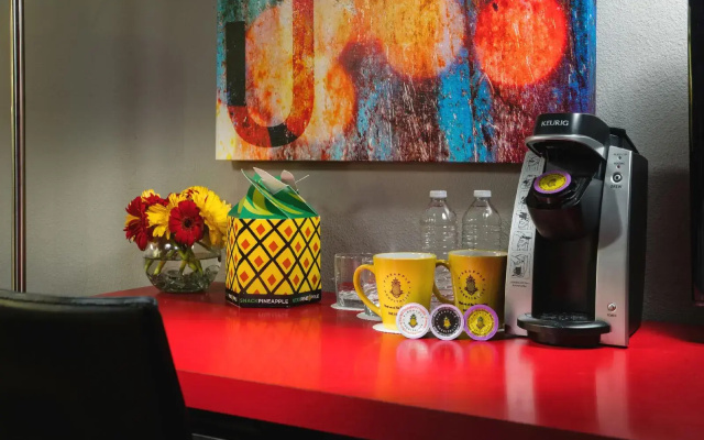 Staypineapple, Hotel FIVE, Downtown Seattle
