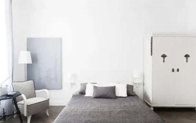 Mono Apartments