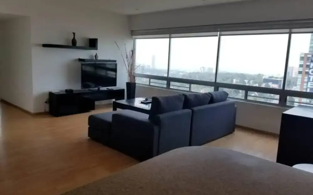 Sunny and Spacious PH Near Santafe Shopping Mall