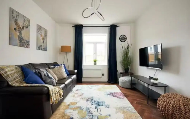 Apartment Sleeps 5 With Parking